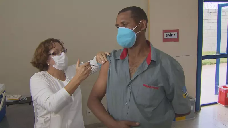 Domingo de vacinação contra gripe em BH: confira os postos abertos neste fim de semana