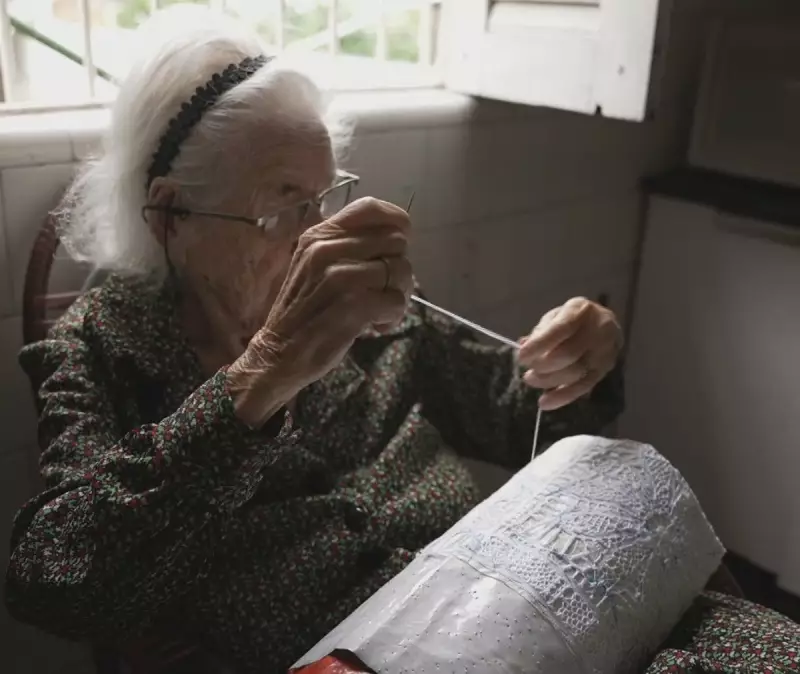 Dona Odete: 80 anos de dedicação à renda renascença e destaque na Fenearte 2025