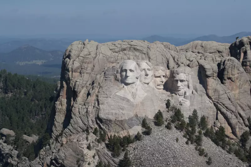 Donald Trump tem sonho megalomaníaco: quer seu rosto no Monte Rushmore