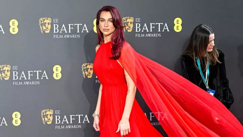 Dua Lipa surpreende fãs brasileiros ao falar português em vídeo emocionante