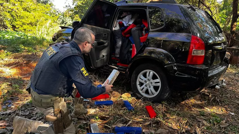 Dupla é presa com carro carregado de maconha após perseguição policial em rodovia de SP