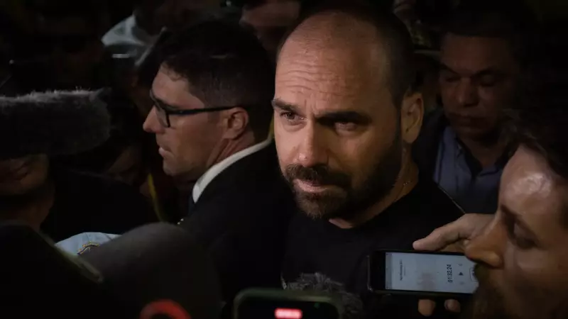Eduardo Bolsonaro faz declaração polêmica: 'Eleições de 2026 podem nem acontecer no Brasil'