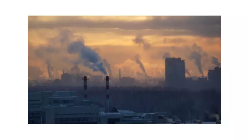 Emergência Climática: Emissões Globais Precisam Cair 50% até 2030, Alertam Cientistas