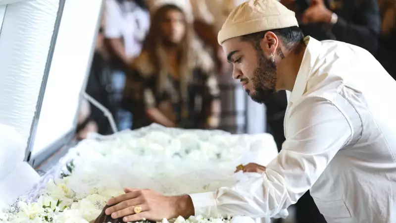 Emocionante despedida: Filho de Preta Gil compartilha momento íntimo no velório da cantora