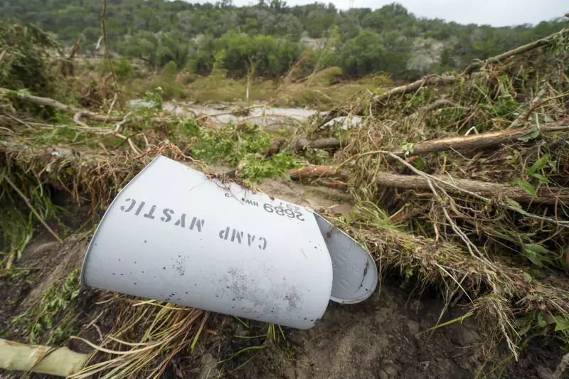 Enchentes no Texas: Buscas por desaparecidos continuam após tempestade devastadora