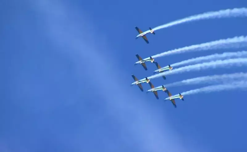 Esquadrilha da Fumaça rouba a cena em São José dos Campos: show aéreo emociona multidão nos 258 anos da cidade
