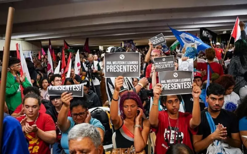 Estudantes da UFPA mortos em acidente são homenageados em congresso da UNE — veja como foi a emocionante cerimônia