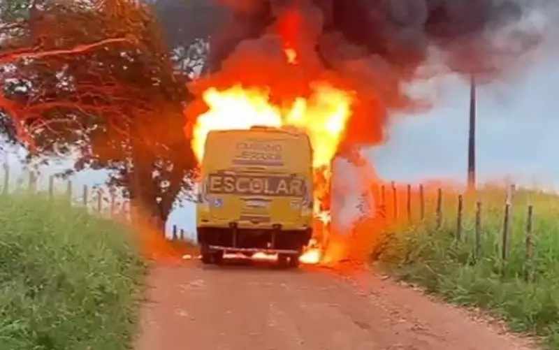 Estudantes de Itabi escapam de incêndio em ônibus escolar: veja como tudo aconteceu