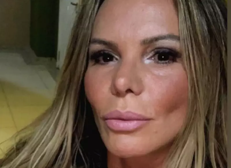 Ex-atriz pede ajuda nas redes sociais após ser expulsa de casa: 'Preciso recomeçar'