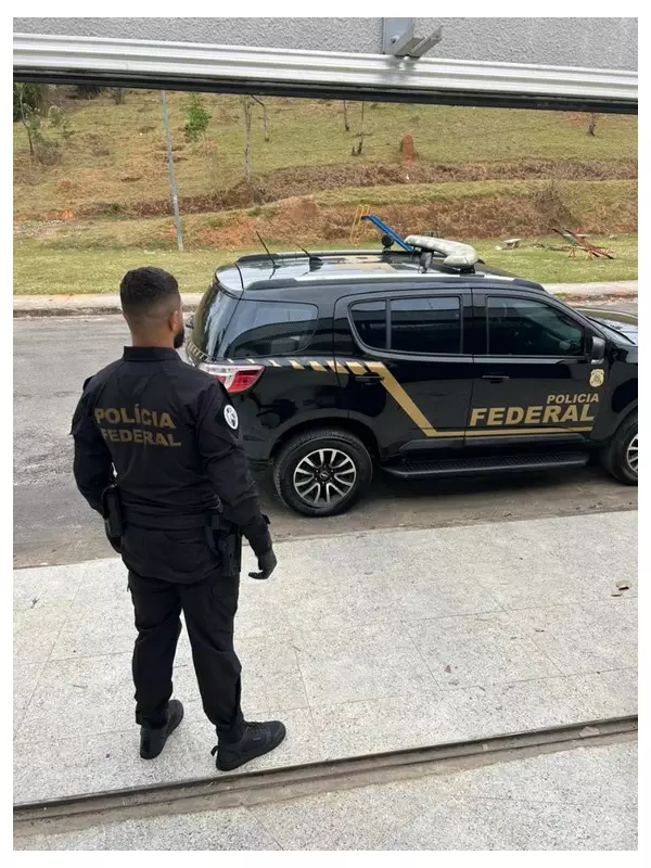 Ex-funcionário da Caixa é alvo da PF por desvio milionário — veja detalhes