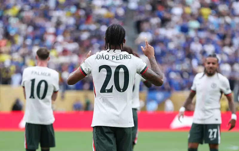 Ex-goleiro João Pedro viraliza com lei que impacta o Fluminense nas redes sociais