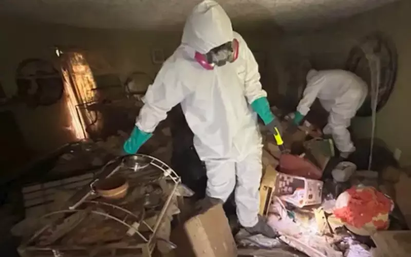Ex-policial é encontrado morto e enterrado sob lixo e fezes dentro da própria casa
