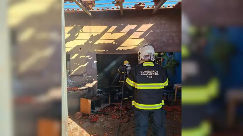 Explosão por vazamento de gás destrói telhado e deixa cão ferido em Uberaba