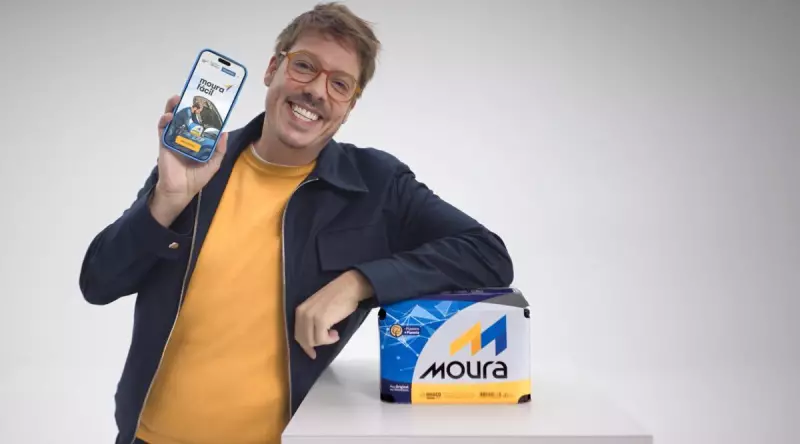 Fábio Porchat brilha em campanha da Moura com delivery de baterias — confira os detalhes!