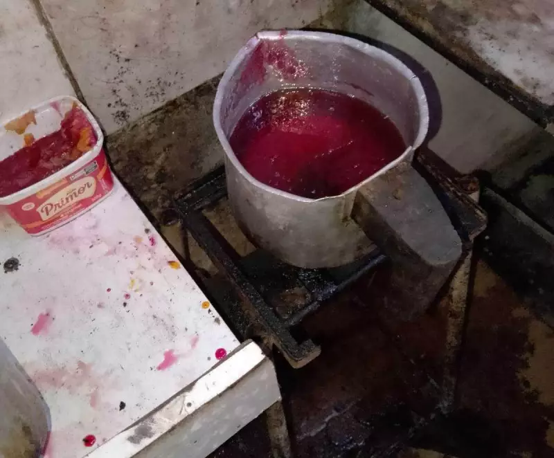 Fábrica de pirulitos em Maceió é interditada por condições insalubres: paredes mofadas e sujeira