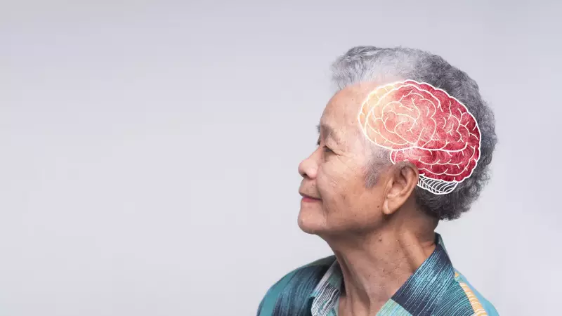 Fala lenta e pausada pode ser um dos primeiros sinais do Alzheimer: entenda os sintomas