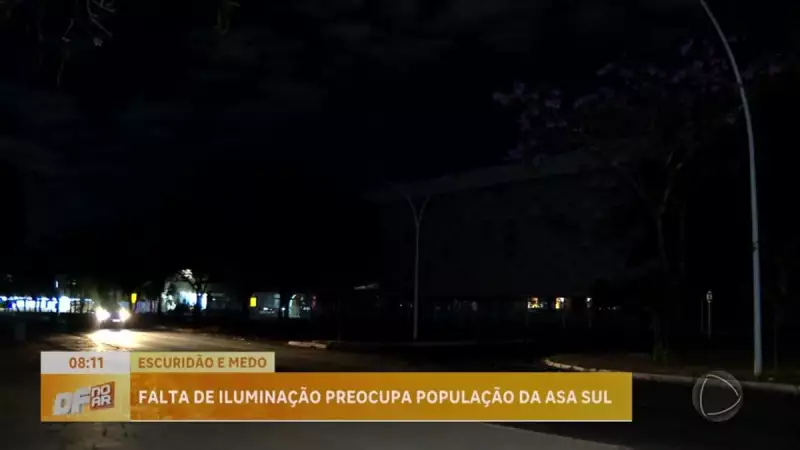 Falta de iluminação pública no Setor de Rádio e TV Sul em Brasília: Moradores temem pela segurança