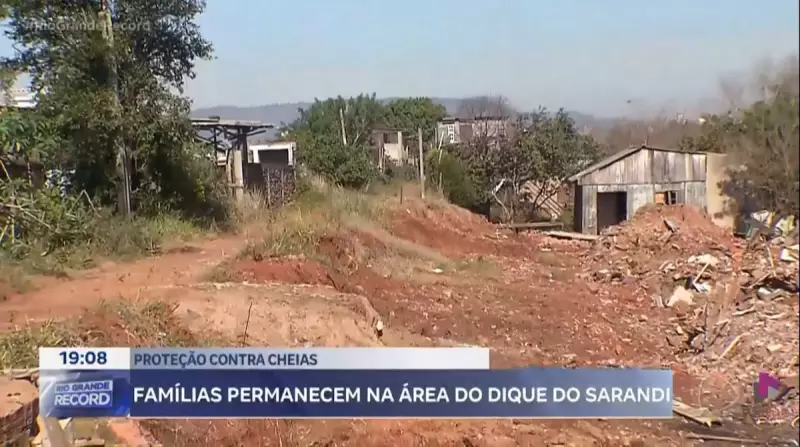 Famílias resistem após reintegração de posse no Dique Sarandi, em Porto Alegre: o que está por trás do conflito?