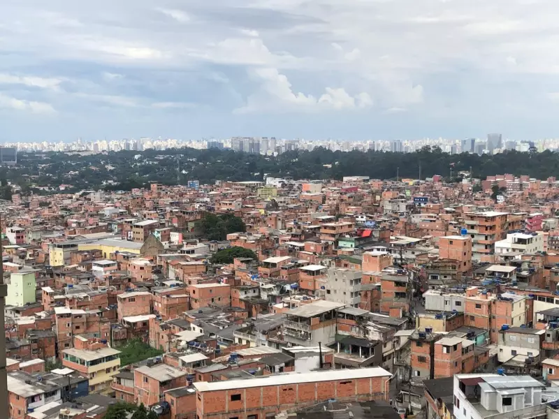 Favelas no Brasil: 17 milhões de habitantes e poder de consumo que supera 22 estados, revela estudo
