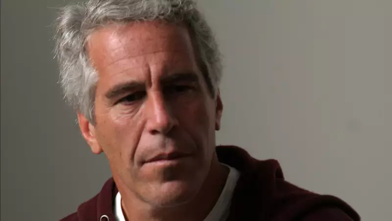 FBI divulgou vídeo editado do suicídio de Epstein, revela revista