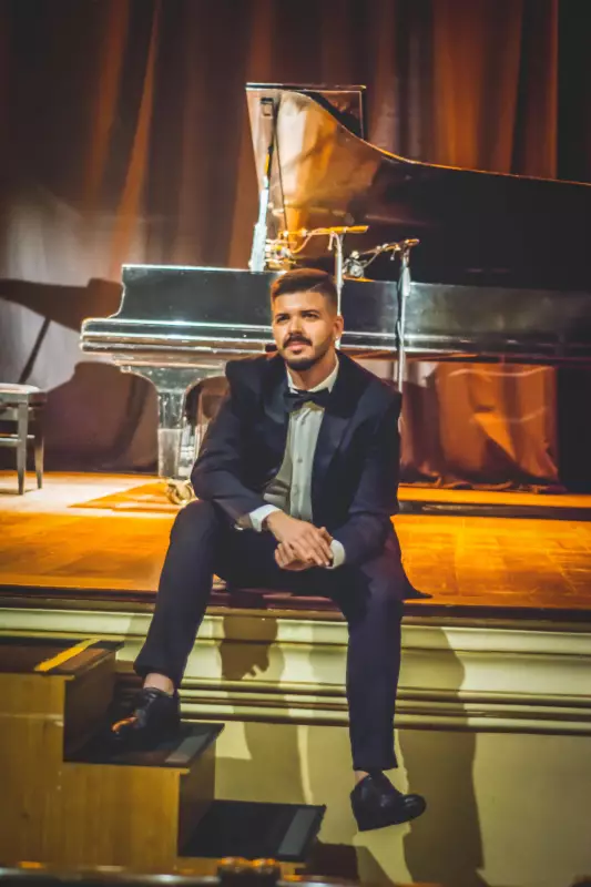 Felipe Naim encanta Nova Friburgo com recital erudito no Festival de Inverno 2024
