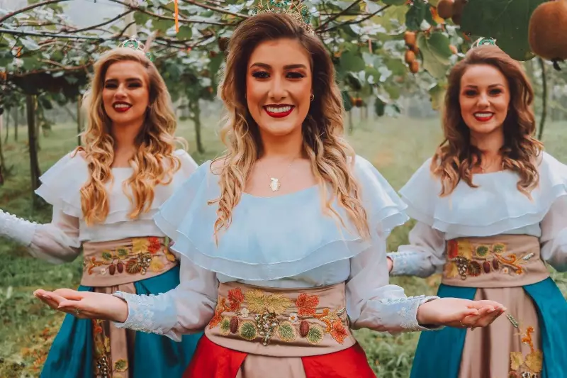 Fenakiwi 2025: Shows, gastronomia e muito mais no maior evento de Farroupilha