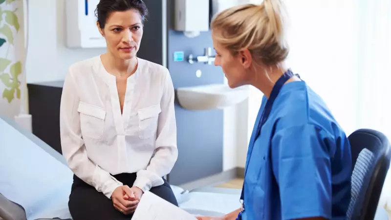 Fibromialgia: Sinais que seu corpo dá e como identificar essa 'dor invisível'