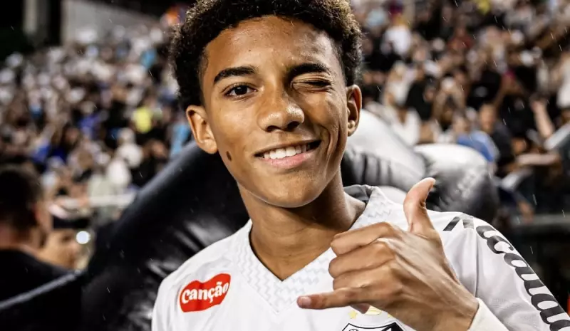 Filho de Robinho faz estreia profissional pelo Vitória em vitória sobre a Desportiva