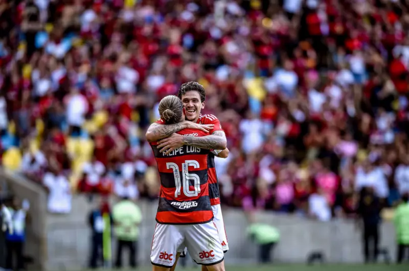 Filipe Luís e a Cultura Tóxica no Futebol: Quando o 'Profissionalismo' Esconde Assédio Moral