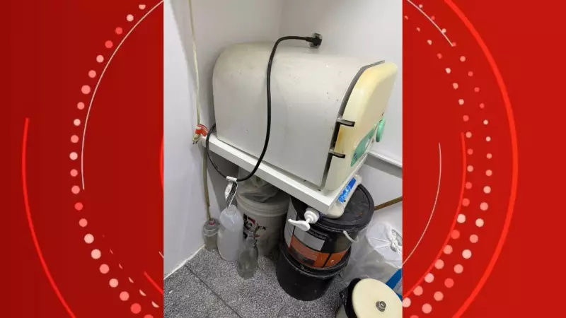 Fiscalização encontra equipamentos odontológicos misturados com restos de comida em clínica de Maceió