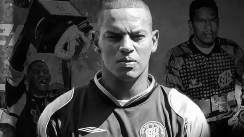 Flávio, ex-goleiro campeão brasileiro pelo Athletico-PR, morre aos 54 anos