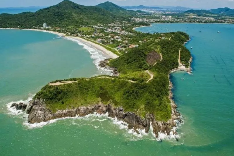 Florianópolis é o destino mais buscado por viajantes com dúvidas sobre passagens aéreas — veja preços!