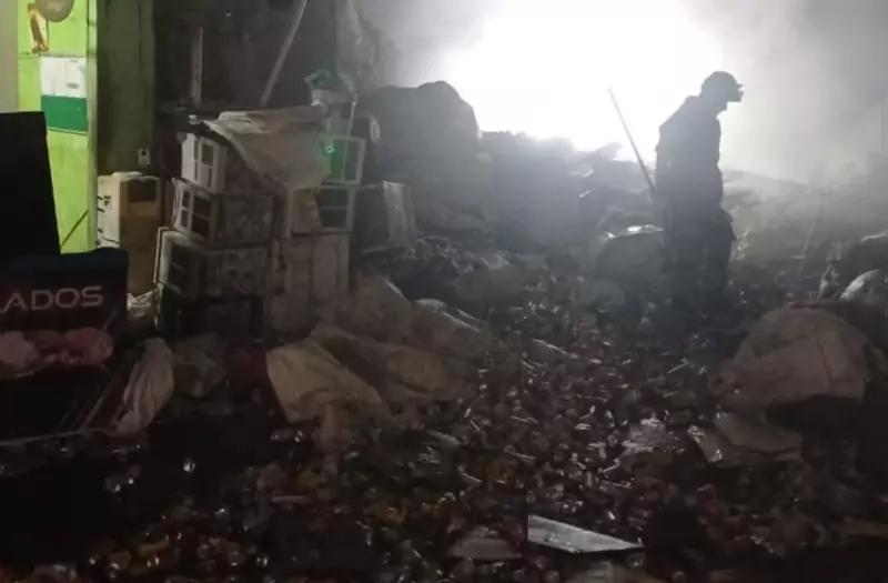Fogo consome fábrica de recicláveis em Manaus: prejuízos são incalculáveis