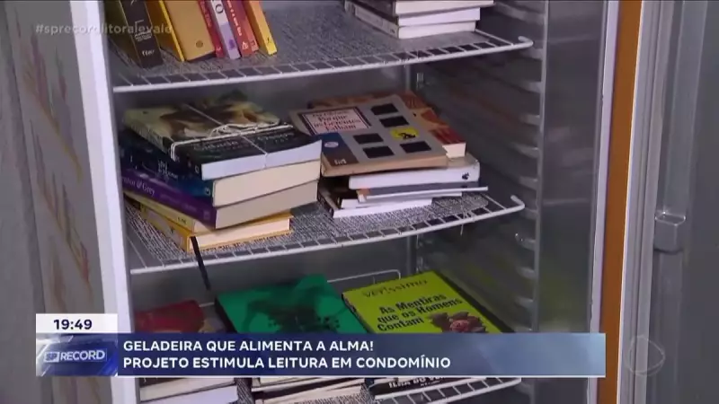 Geladeira vira biblioteca e transforma condomínio em ponto de leitura em São José dos Campos