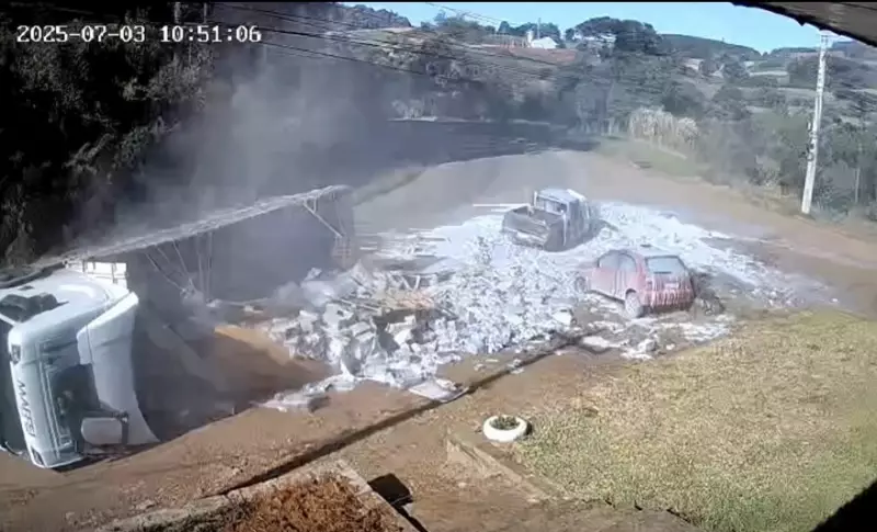 Gelo na pista causou tombamento de caminhão carregado de leite no RS, aponta perícia