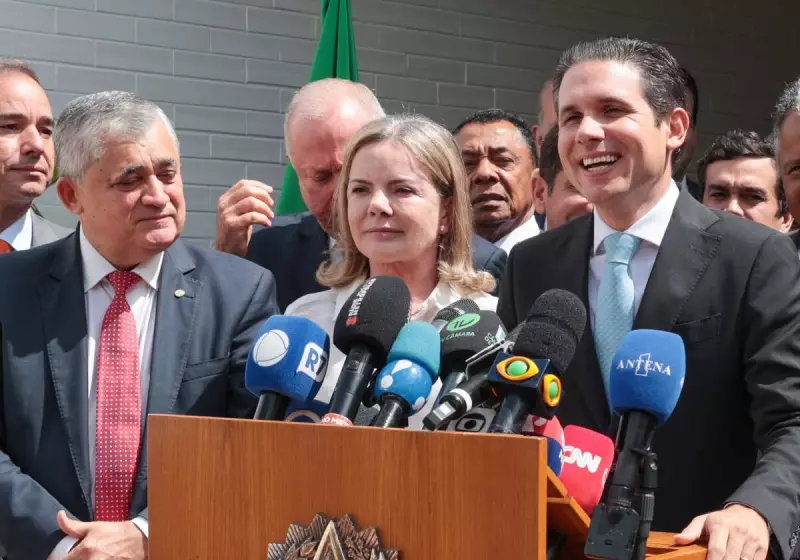 Gleisi e líder do governo saem em defesa de Hugo Motta após ataques nas redes sociais