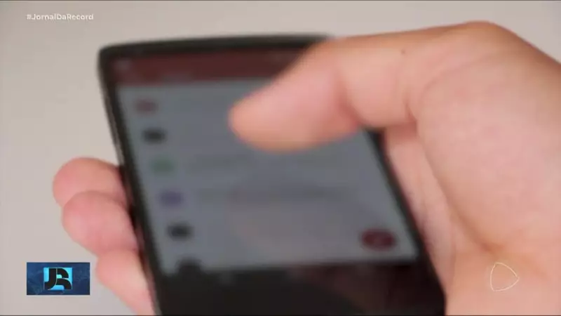Golpistas usam rede social de empregos para aplicar golpes — saiba como se proteger