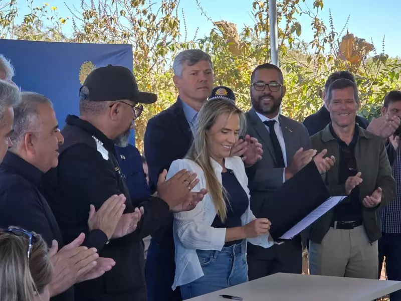 Governo do DF inicia pavimentação de acesso à escola no Sol Nascente