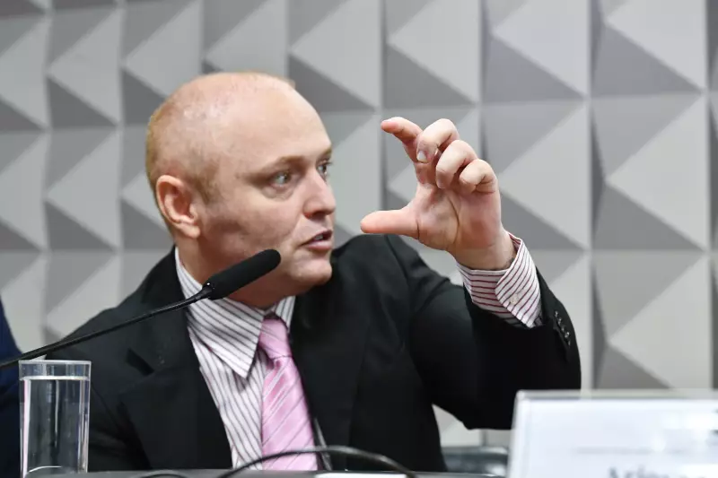 Hacker Delgatti, condenado com Zambelli, pede para cumprir pena em regime semiaberto