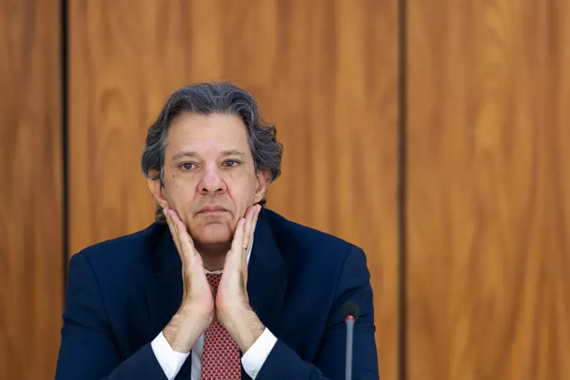 Haddad evita falar sobre mudança na meta fiscal de 2026 e elogia austeridade de Lula