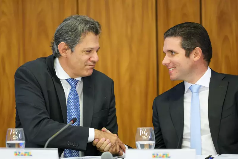 Haddad, Gleisi e Alcolumbre debatem impasse do IOF em reunião estratégica