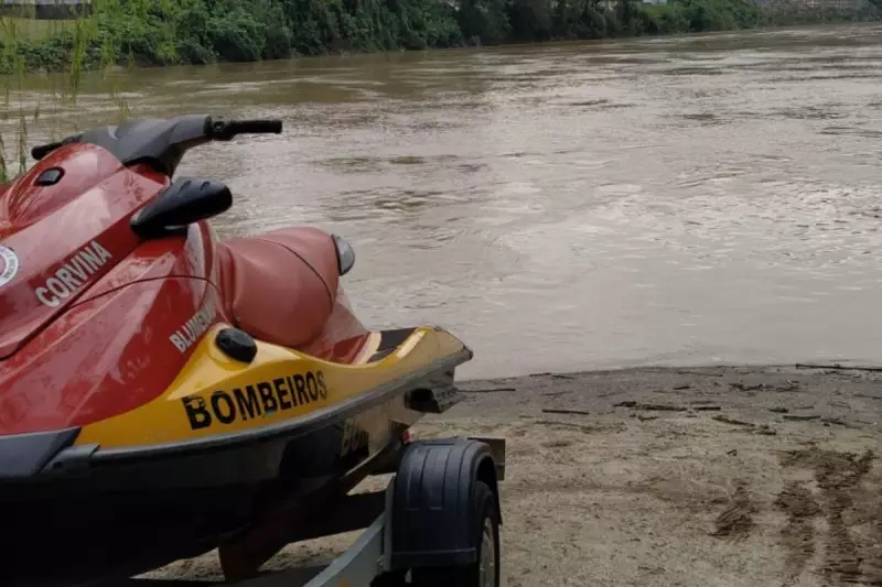Homem desaparecido há 7 dias no Rio Itajaí-Açu mobiliza buscas intensas dos bombeiros