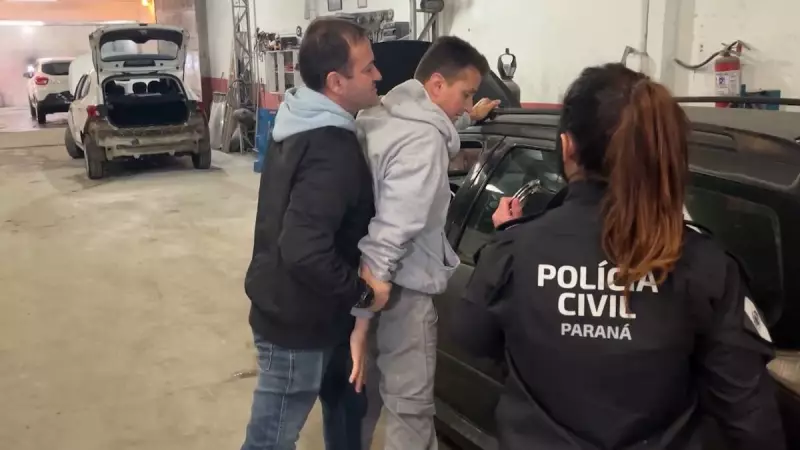 Homem é preso no trabalho por dirigir nu e importunar mulheres em Curitiba