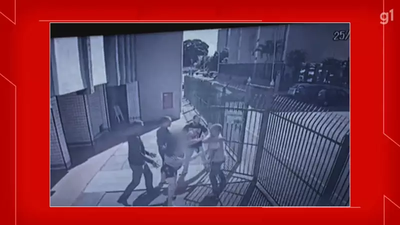 Homem invade prédio no Cruzeiro, agride namorada e idoso e acaba preso — veja o vídeo chocante