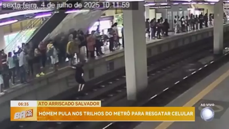 Homem pula nos trilhos do metrô para pegar celular e causa transtorno em Salvador