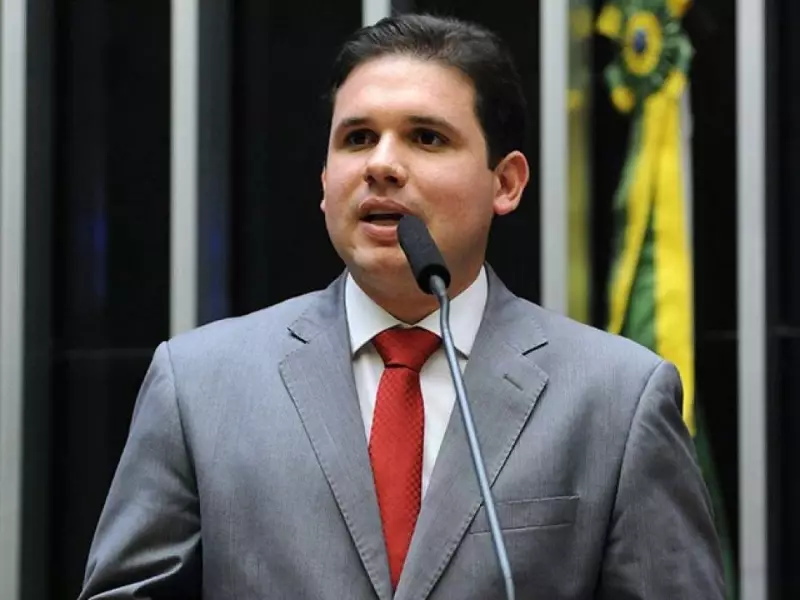 Hugo Motta trava reunião da oposição na Câmara durante recesso — confusão política em Brasília