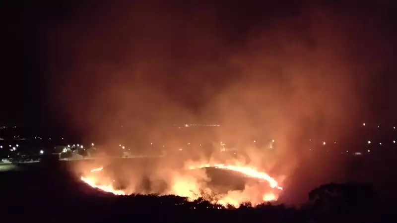 Incêndio de grandes proporções atinge centro de reciclagem em Presidente Prudente — veja imagens