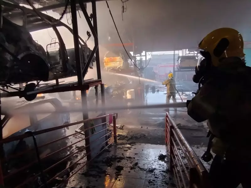 Incêndio de grandes proporções destrói depósito de veículos em São Leopoldo; veja vídeo