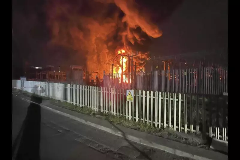 Incêndio em subestação de Heathrow causa caos e fecha aeroporto: relatório aponta falhas