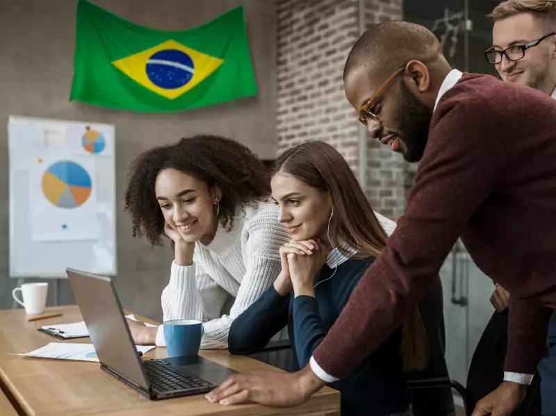 Inglês para Negócios: Como Dominar o Idioma Pode Alavancar Sua Carreira no Brasil